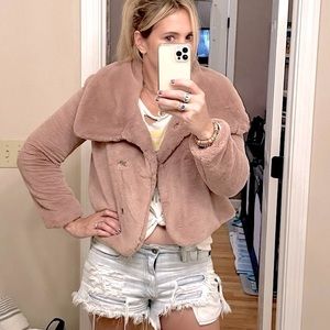 Timing Faux fur pink cropped jacket